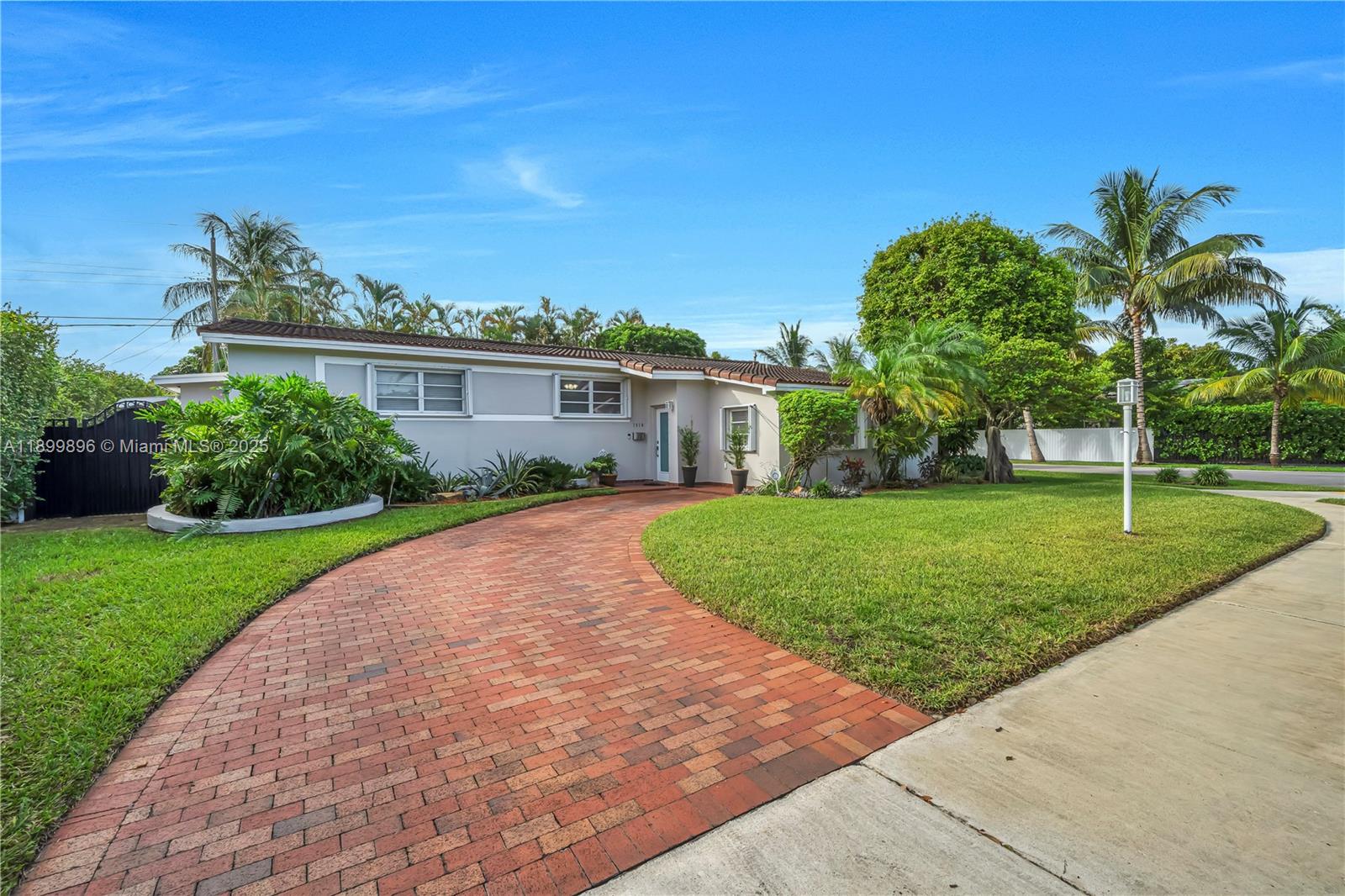 7910 SW 17th St, Miami FL 33155