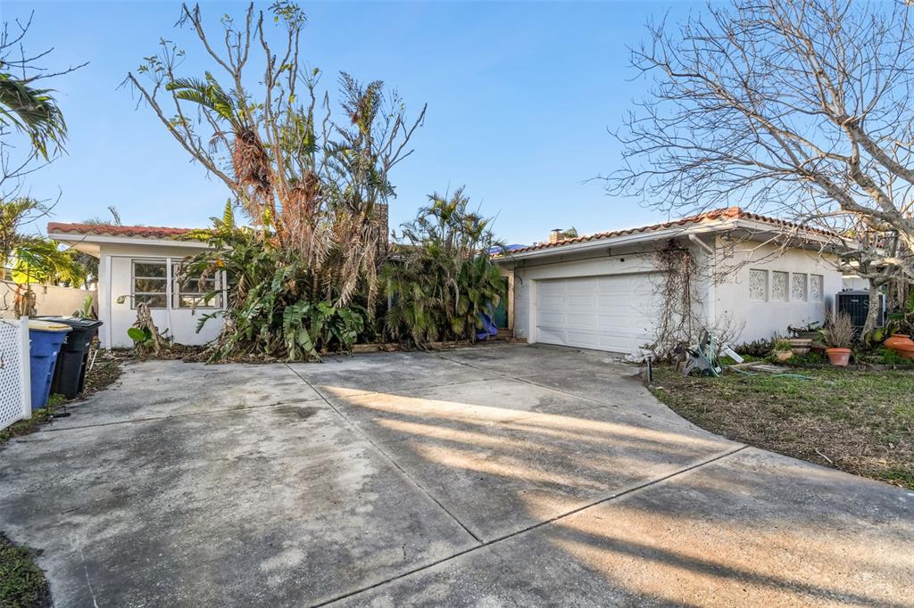 1836 VENETIAN POINT DRIVE, CLEARWATER, FL — photo 2 of 30
