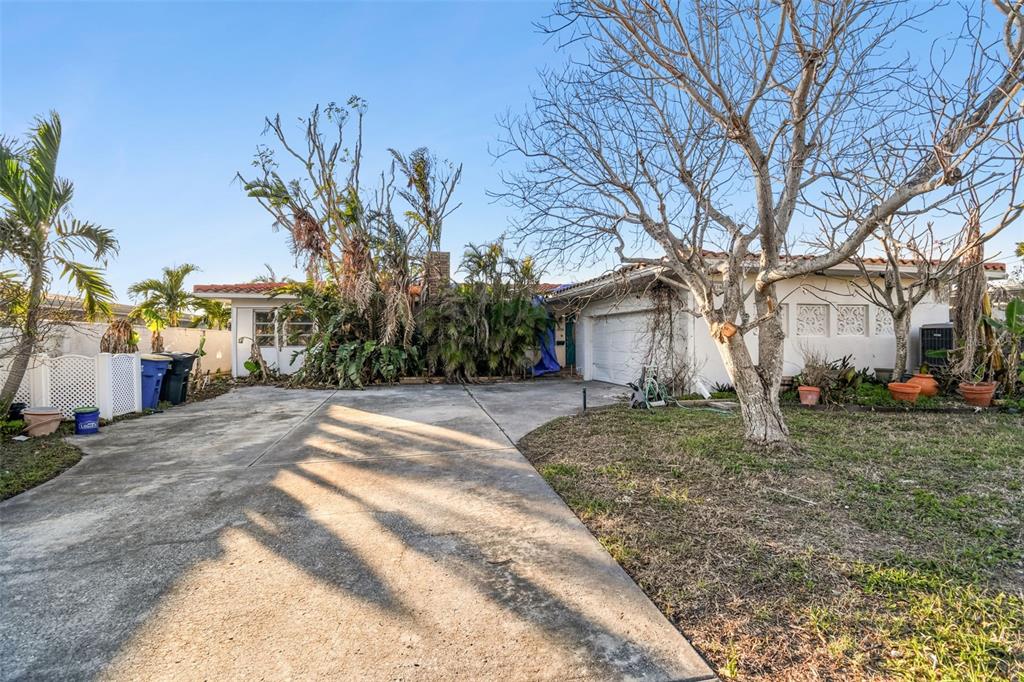 1836 VENETIAN POINT DRIVE, CLEARWATER, FL — photo 3 of 30