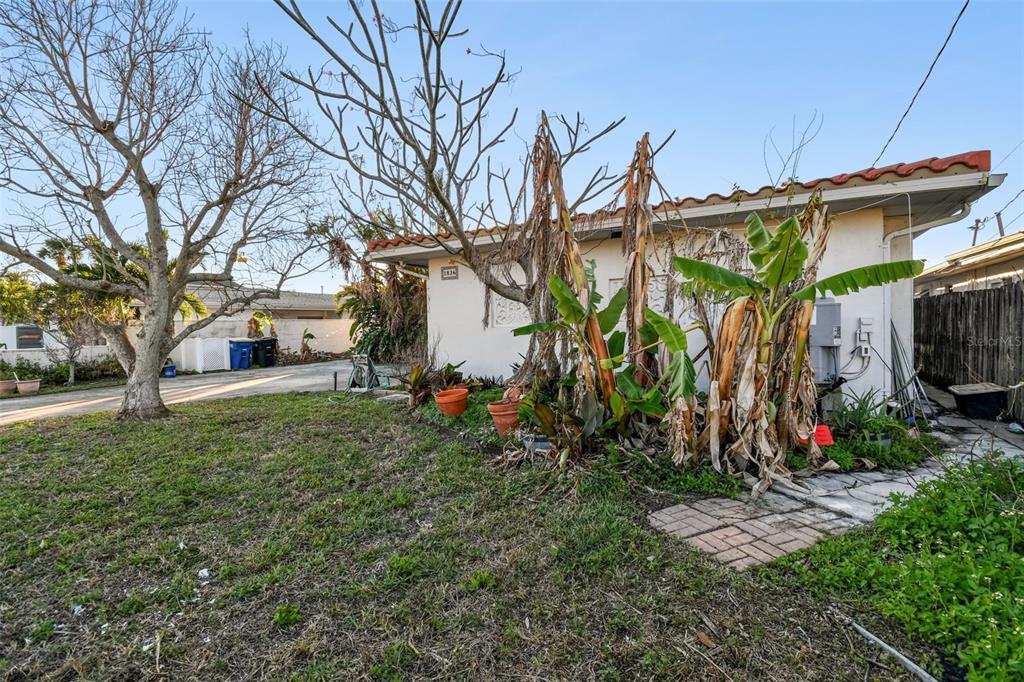 1836 VENETIAN POINT DRIVE, CLEARWATER, FL — photo 5 of 30