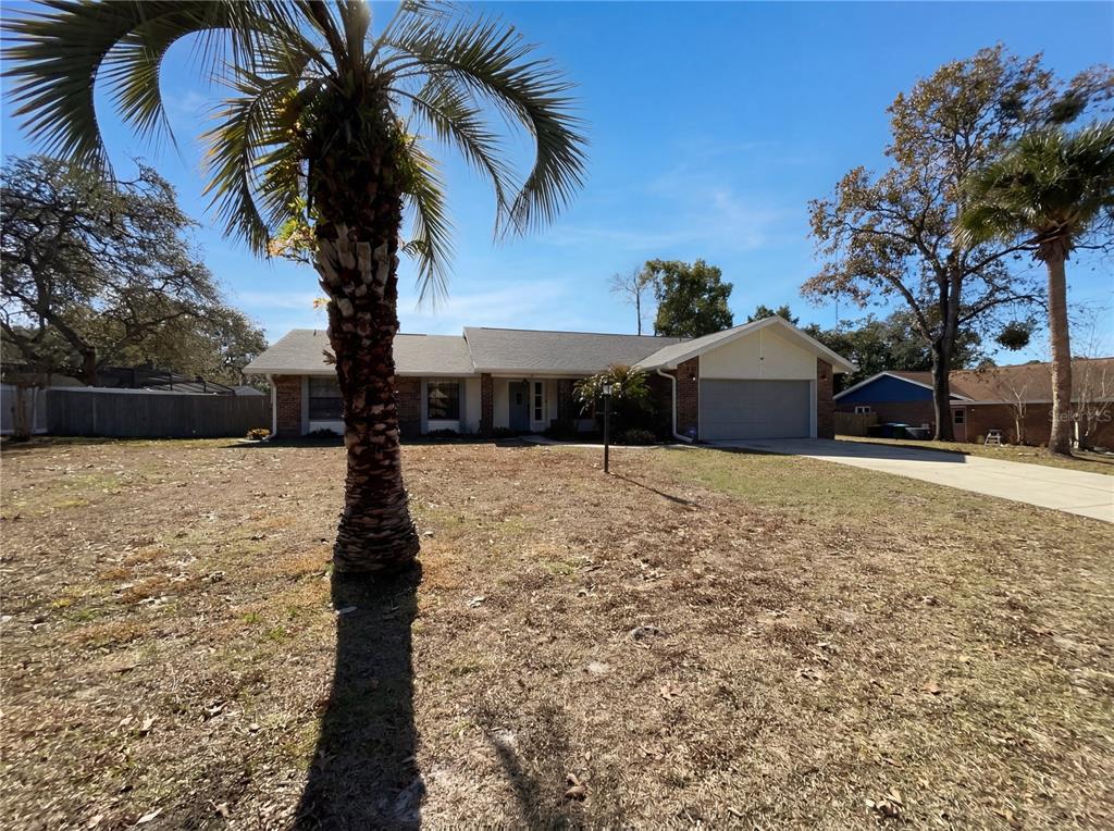 752 BRIARCREST DRIVE