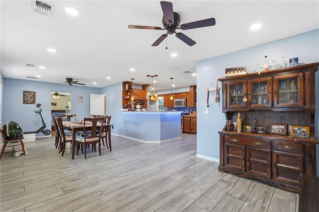940 ORANGEVIEW DRIVE, LARGO, FL — photo 2 of 30