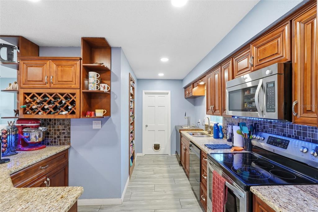 940 ORANGEVIEW DRIVE, LARGO, FL — photo 5 of 30