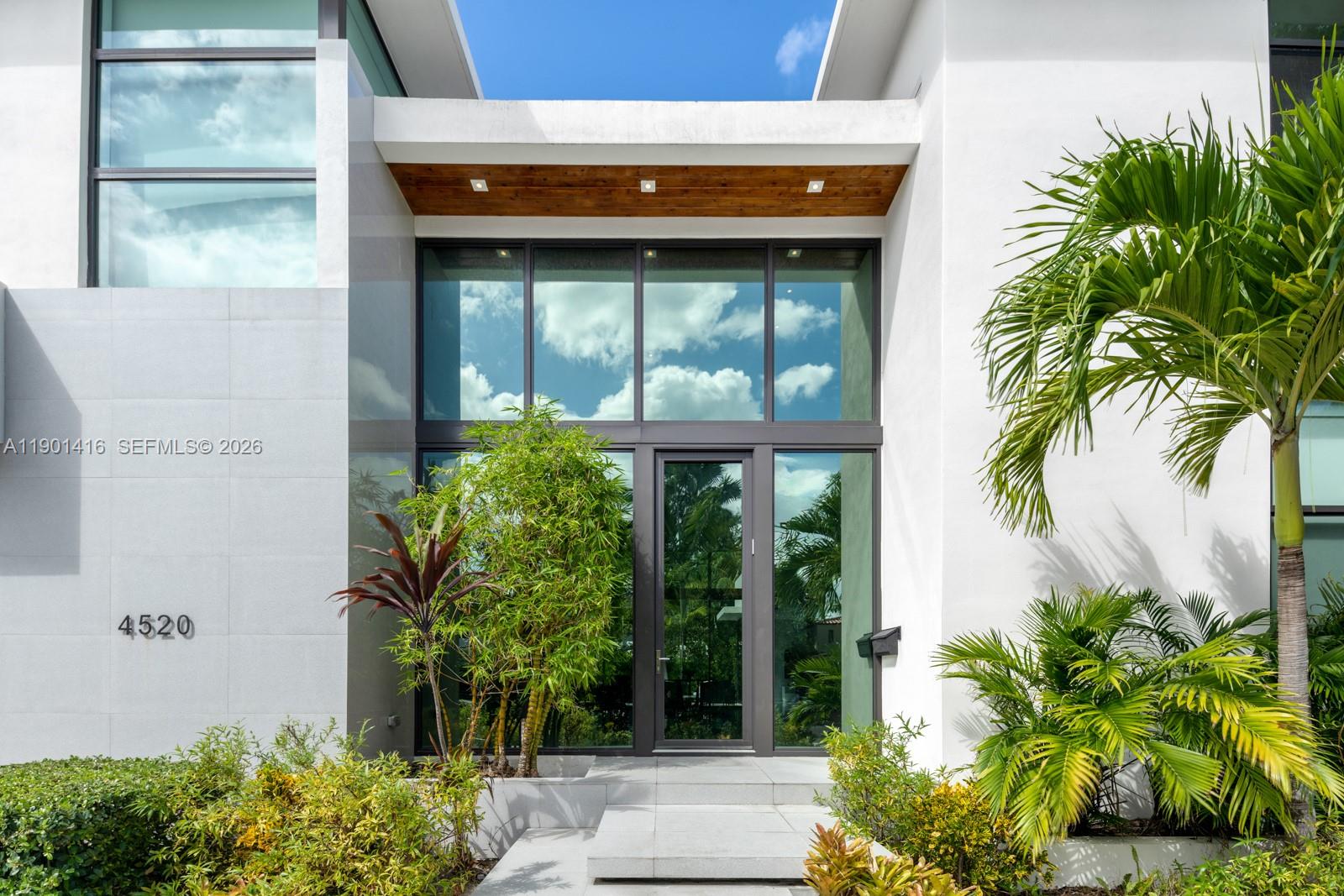 4520 N Meridian Ave, Miami Beach FL 33140