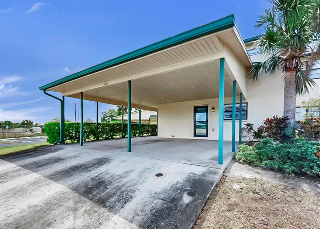 626 YARDARM DRIVE UNIT 13, APOLLO BEACH, FL — photo 4 of 30