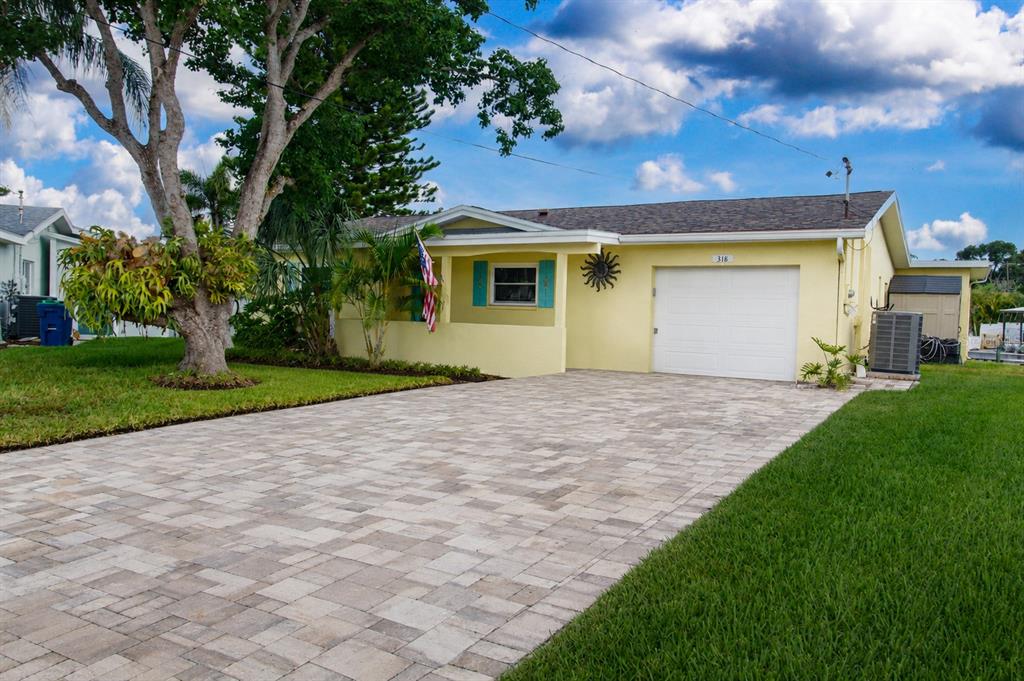 318 CIRCLE DRIVE, PALM HARBOR, FL — photo 2 of 30