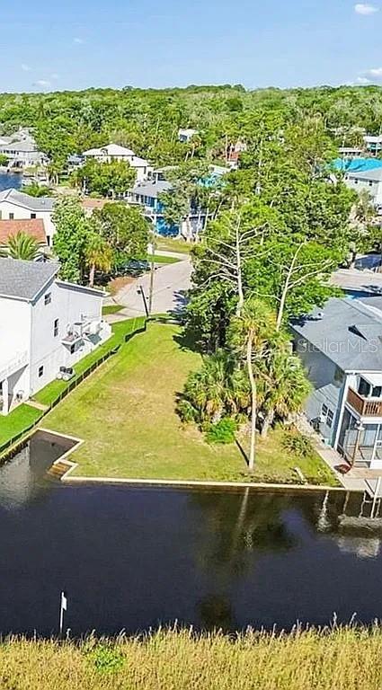 5243 TROPICAL POINT, WEEKI WACHEE, FL — photo 2 of 9