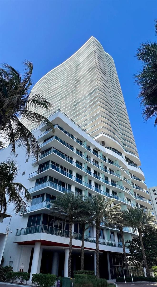 4111 S Ocean Dr, Hollywood FL 33019