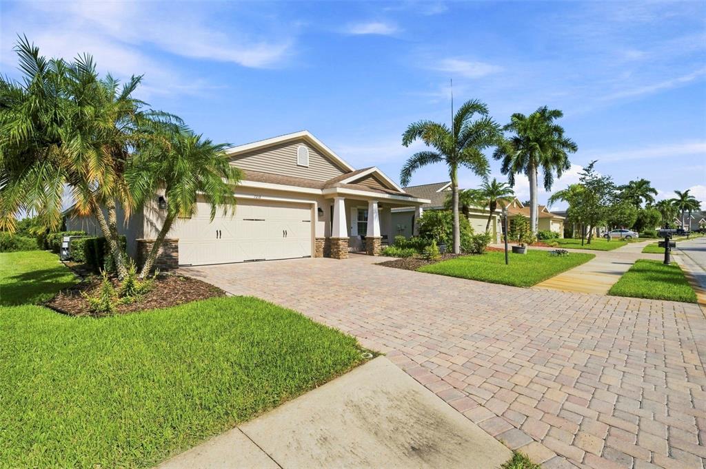7218 34TH STREET E, SARASOTA, FL — photo 3 of 30