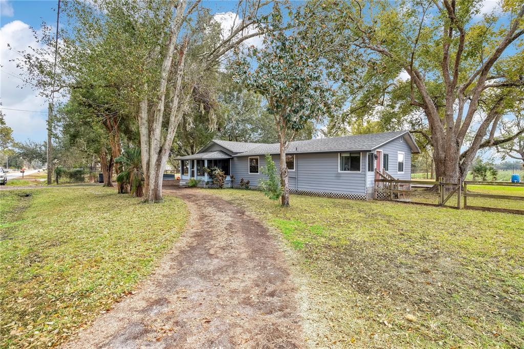 13713 WALDEN SHEFFIELD ROAD, DOVER, FL — photo 2 of 30
