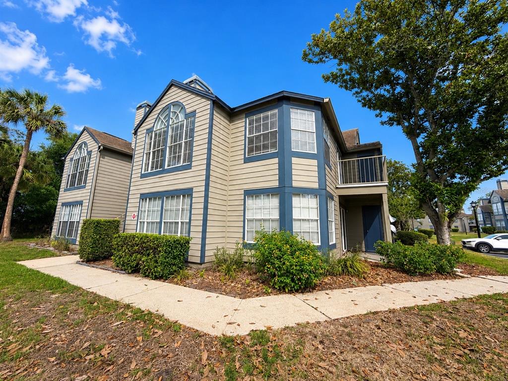 944 BAKEWELL COURT UNIT 106
