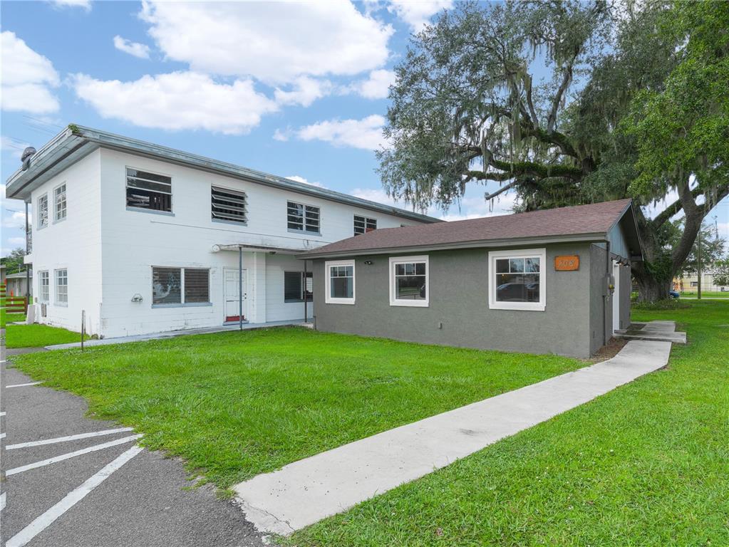 208 W ORANGE STREET