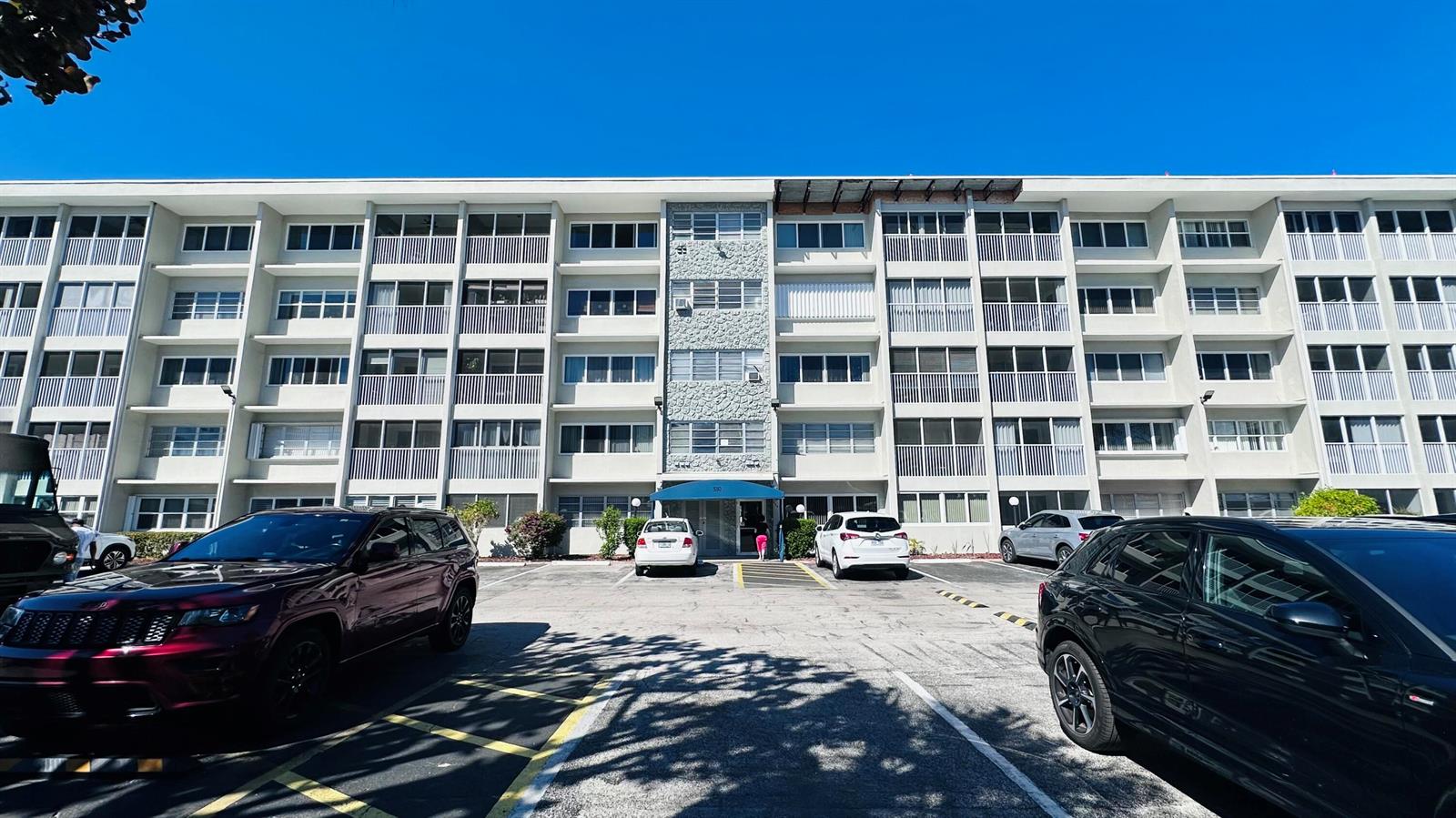330 SE 2nd Street # 202g, Hallandale Beach FL 33009