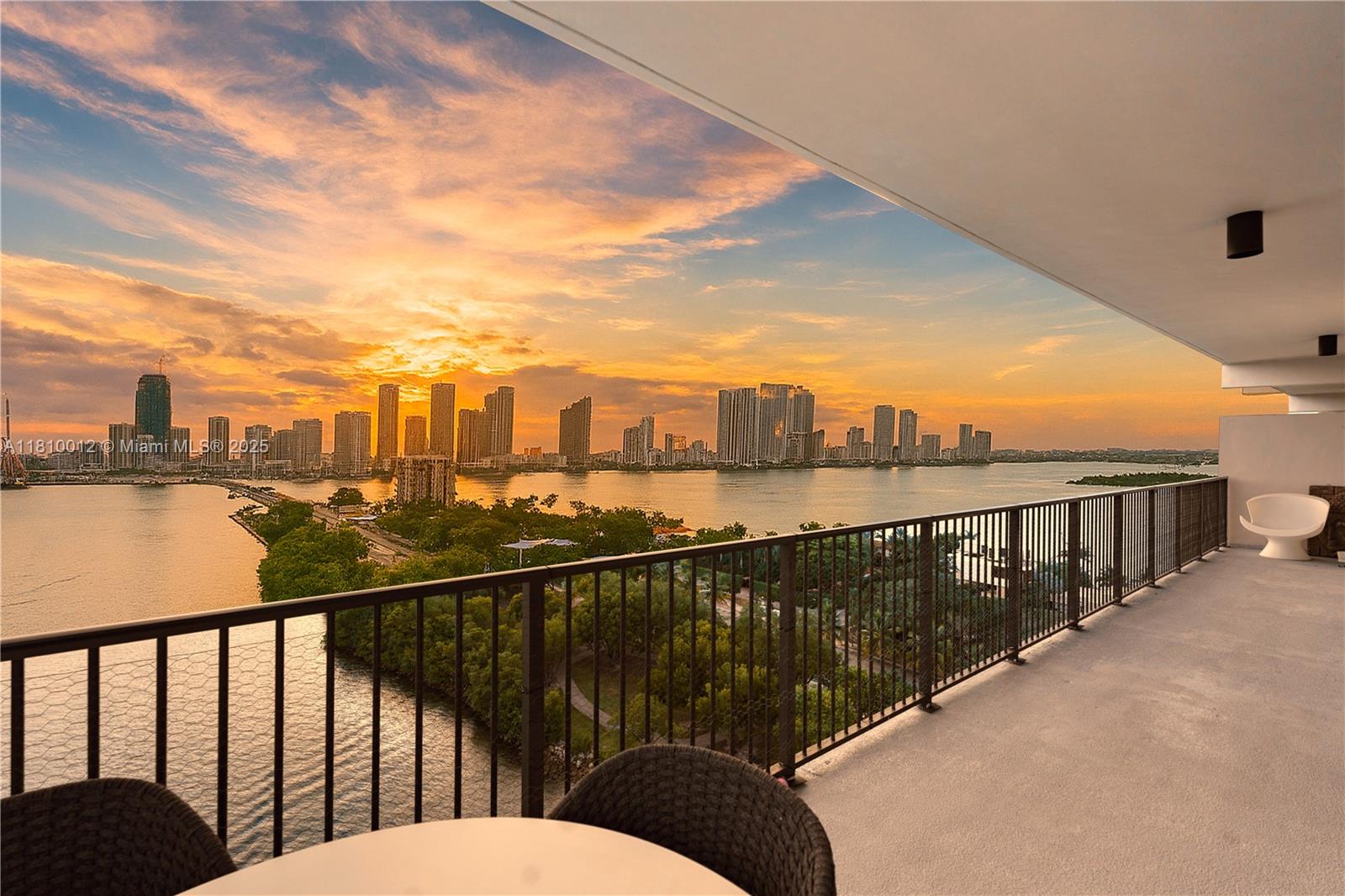 1000 Venetian Way # 1304, Miami FL 33139