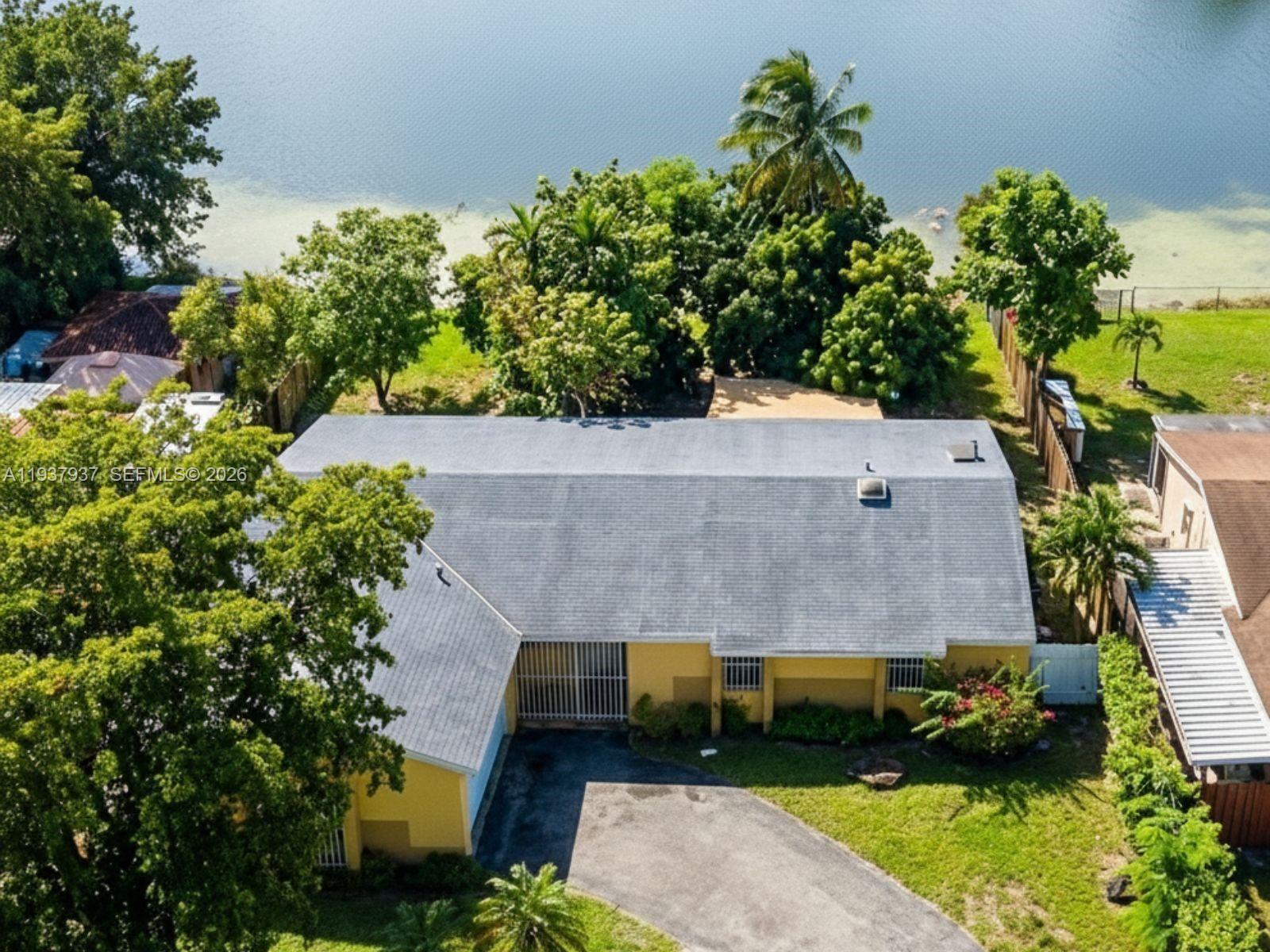 6204 NW 194th St, Hialeah FL 33015
