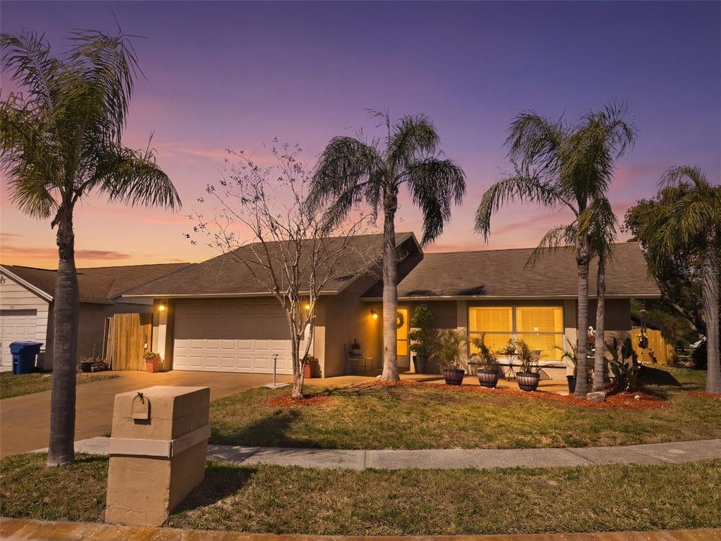 7923 ADELAIDE LOOP