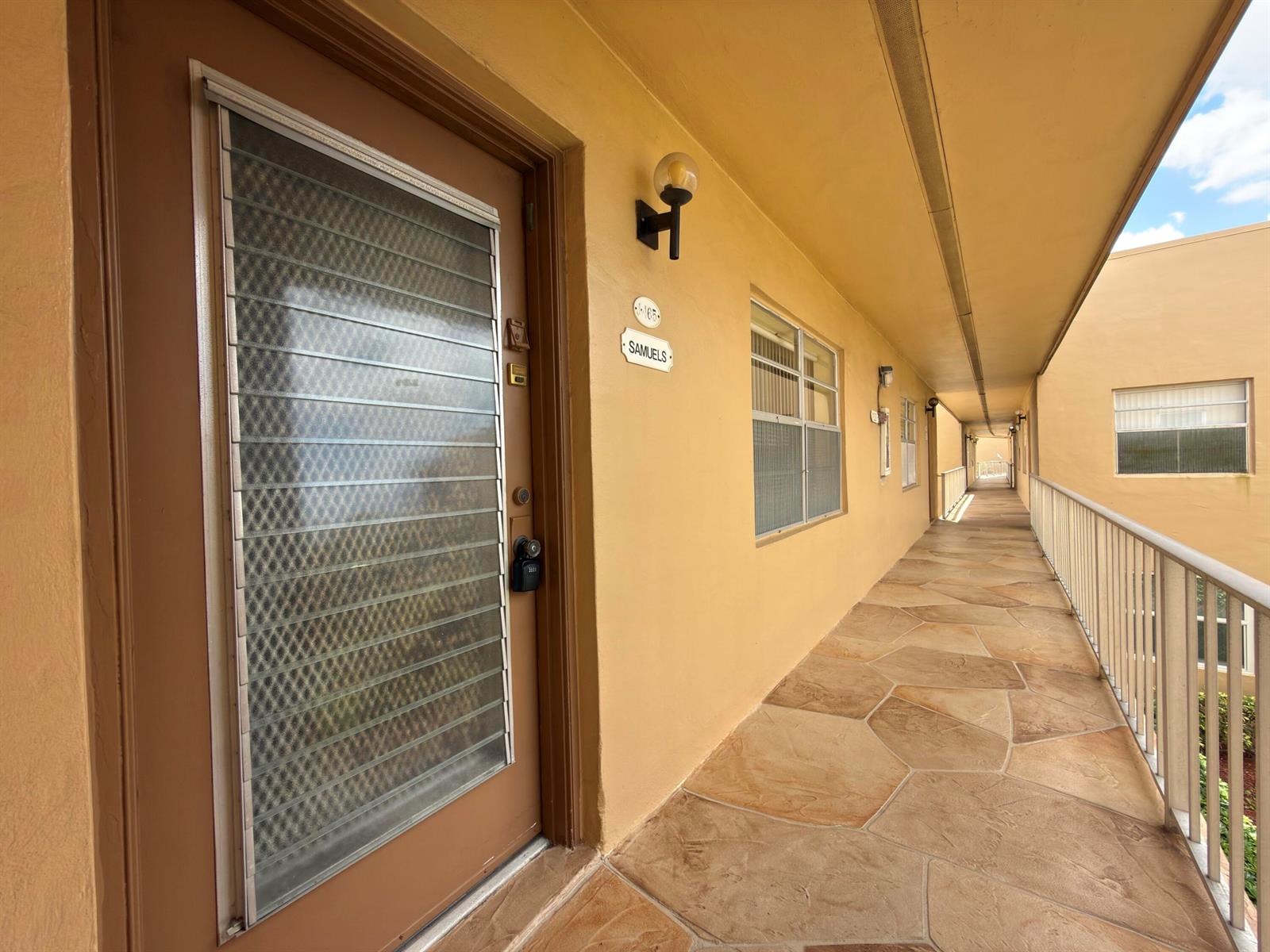 465 Flanders J, Delray Beach FL 33484