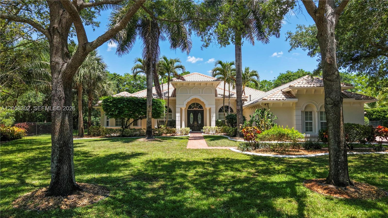 12743 N Winners Cir, Davie FL 33330