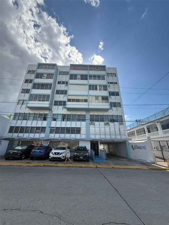 Cond. Profesional, 206 CALLE MÉNDEZ VIGO