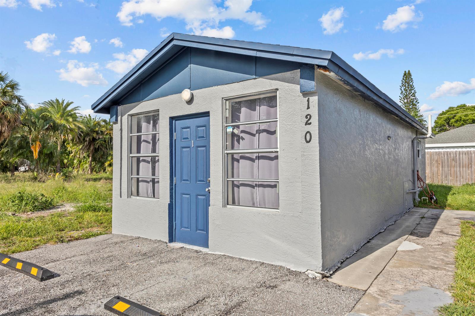 120 Pleasant Place # 1, Palm Springs FL 33461
