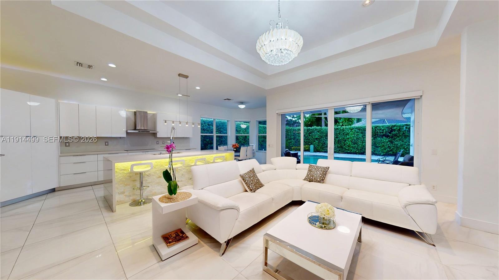 1946 Harbor View Cir, Weston FL 33327