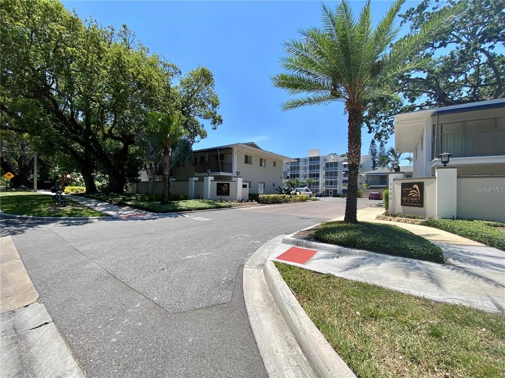 1100 DELANEY AVENUE UNIT G12