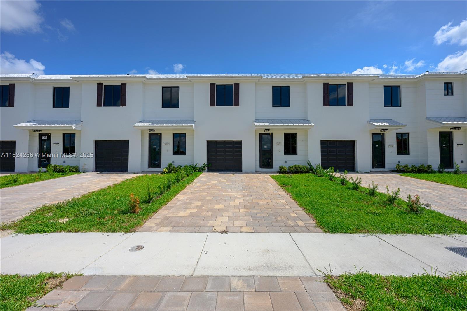854 SW 1st St, Florida City FL 33034