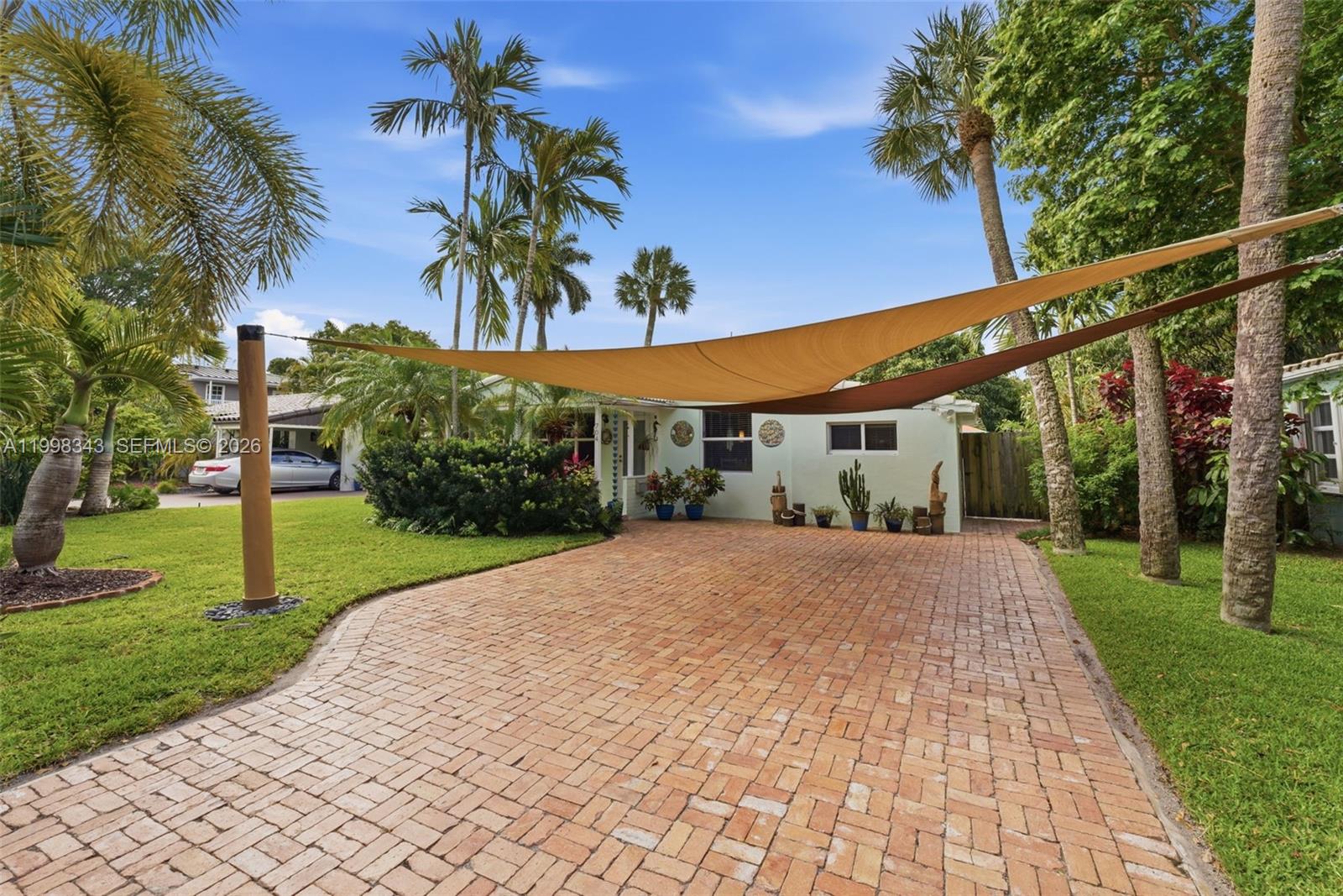 704 SW 14th St, Fort Lauderdale FL 33315