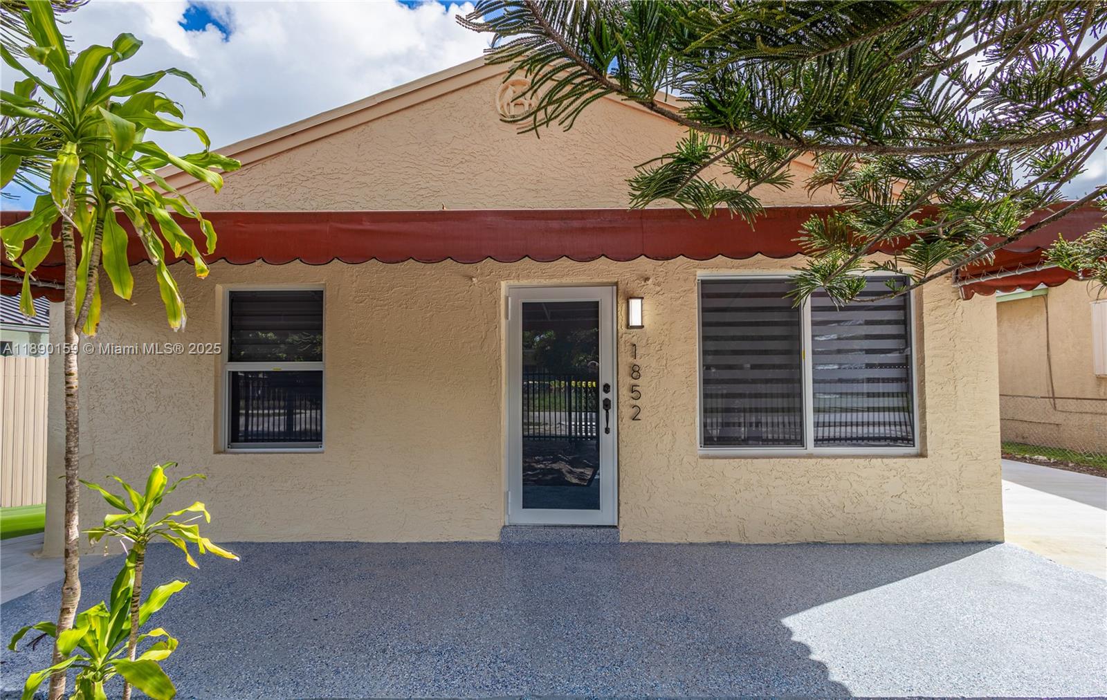 1852 NW 85th St, Miami FL 33147