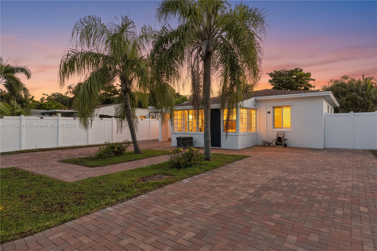 1108 NW 3rd Ave, Fort Lauderdale FL 33311