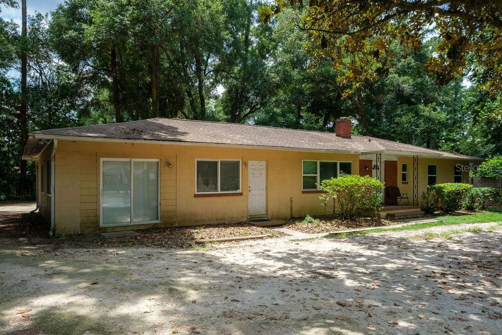 3105 W UNIVERSITY AVENUE