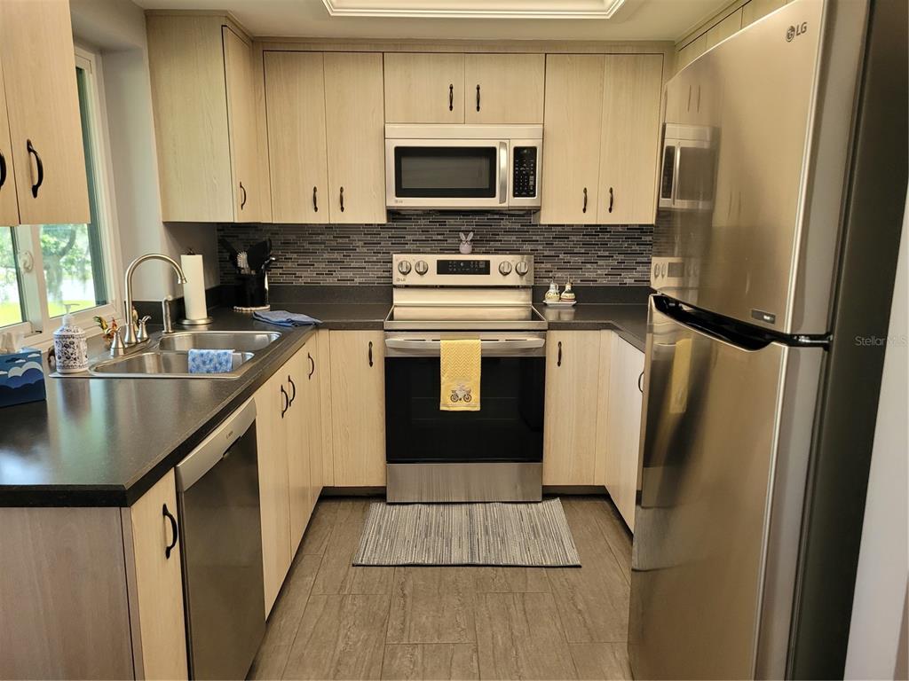3001 LANDMARK BOULEVARD E UNIT 106, PALM HARBOR, FL — photo 4 of 22