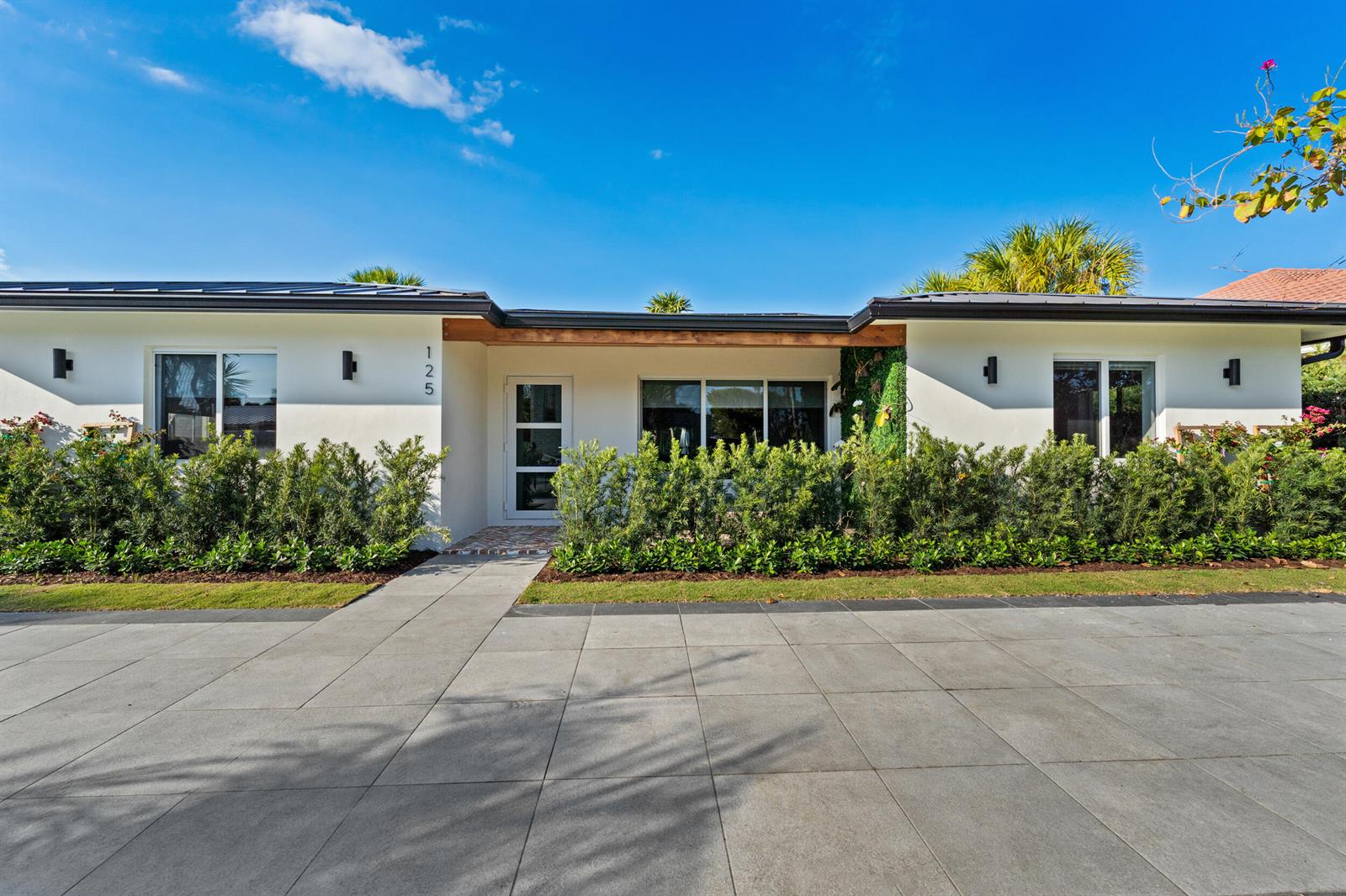 125 Cascade Lane, Palm Beach Shores FL 33404