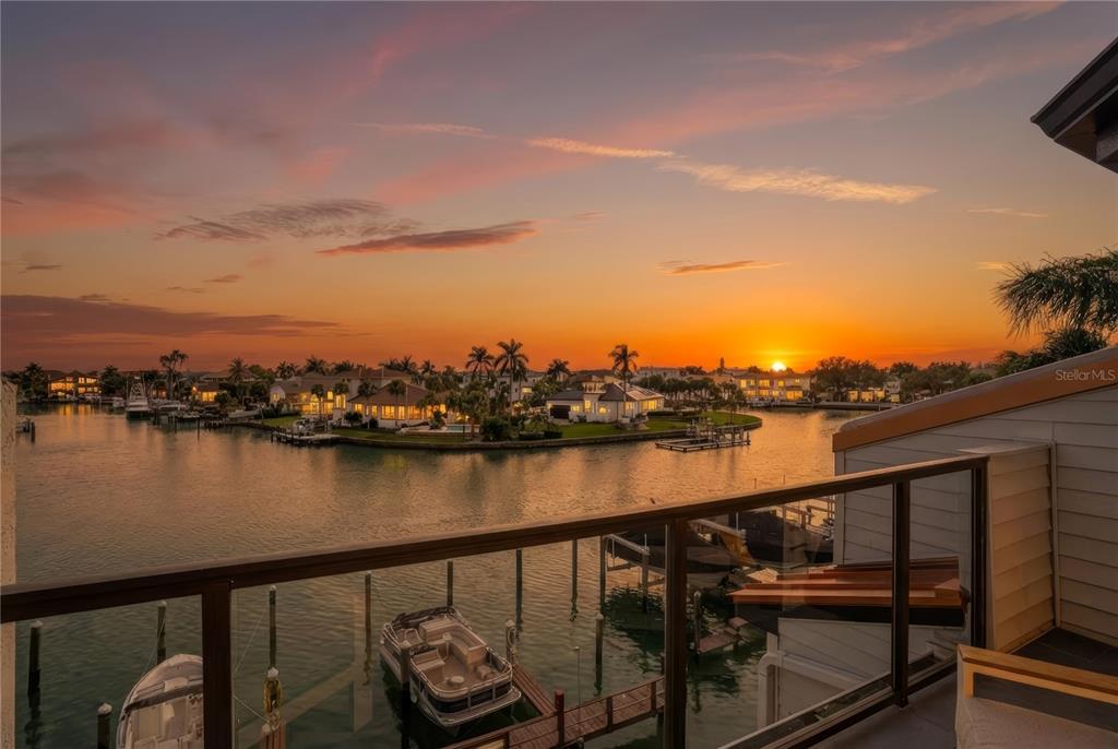 557 PINELLAS BAYWAY S UNIT 311