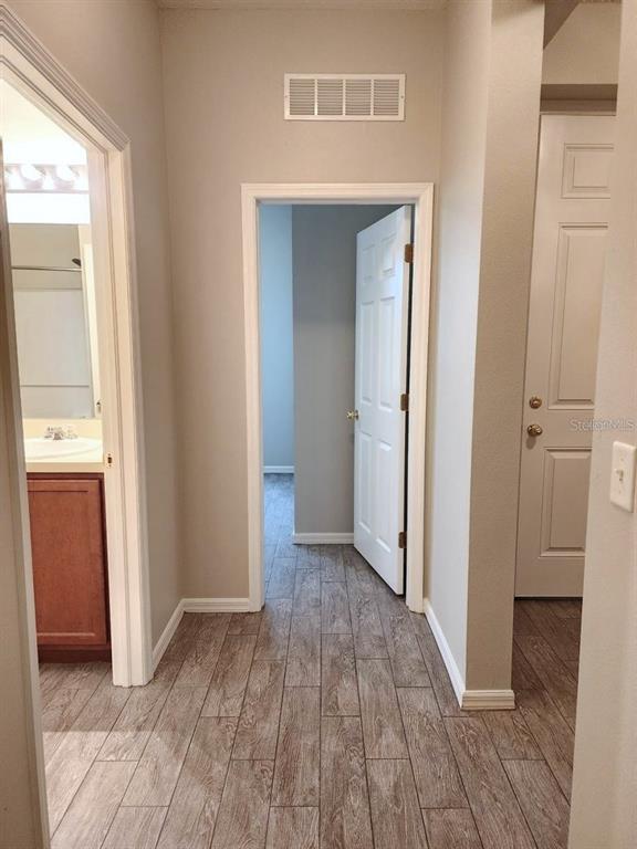 107 SLIPPER KEY ROAD, APOLLO BEACH, FL — photo 5 of 20