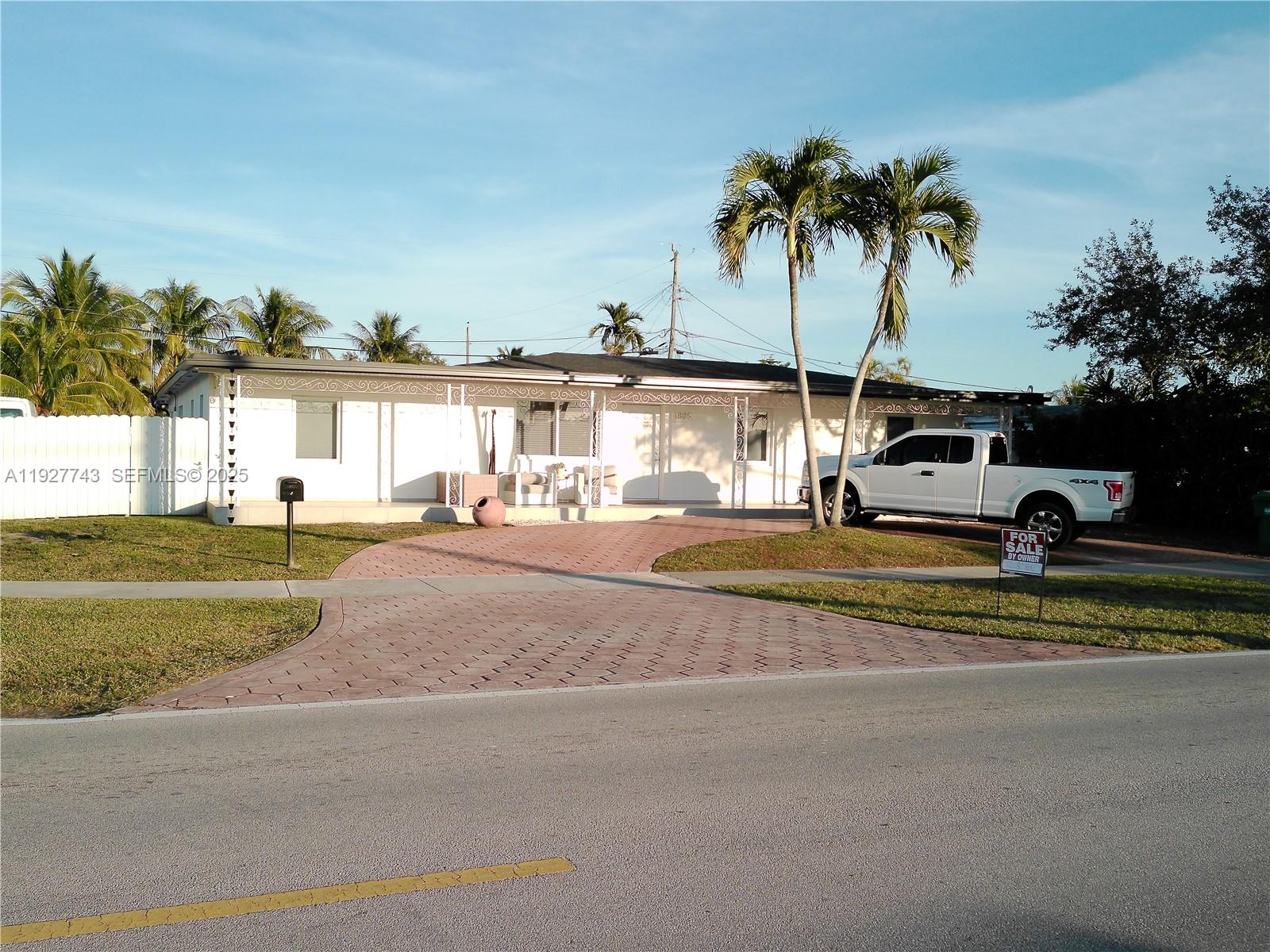 4805 SW 112th Ave, Miami FL 33165