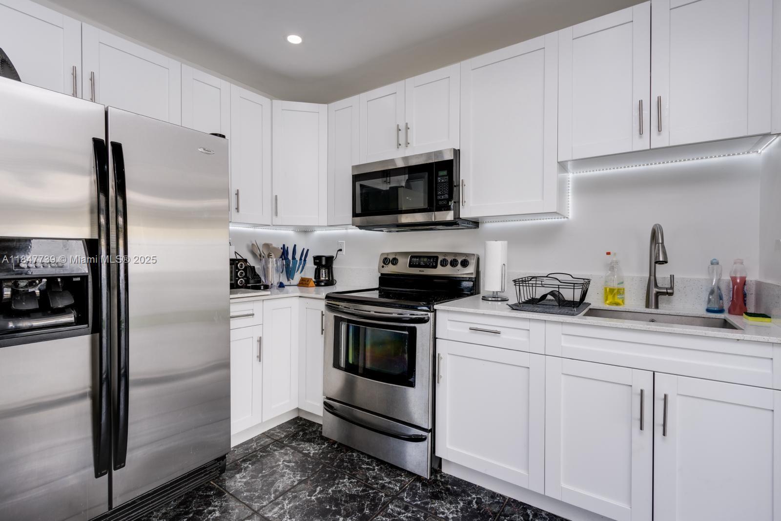 2784 NW 9th St, Fort Lauderdale FL 33311