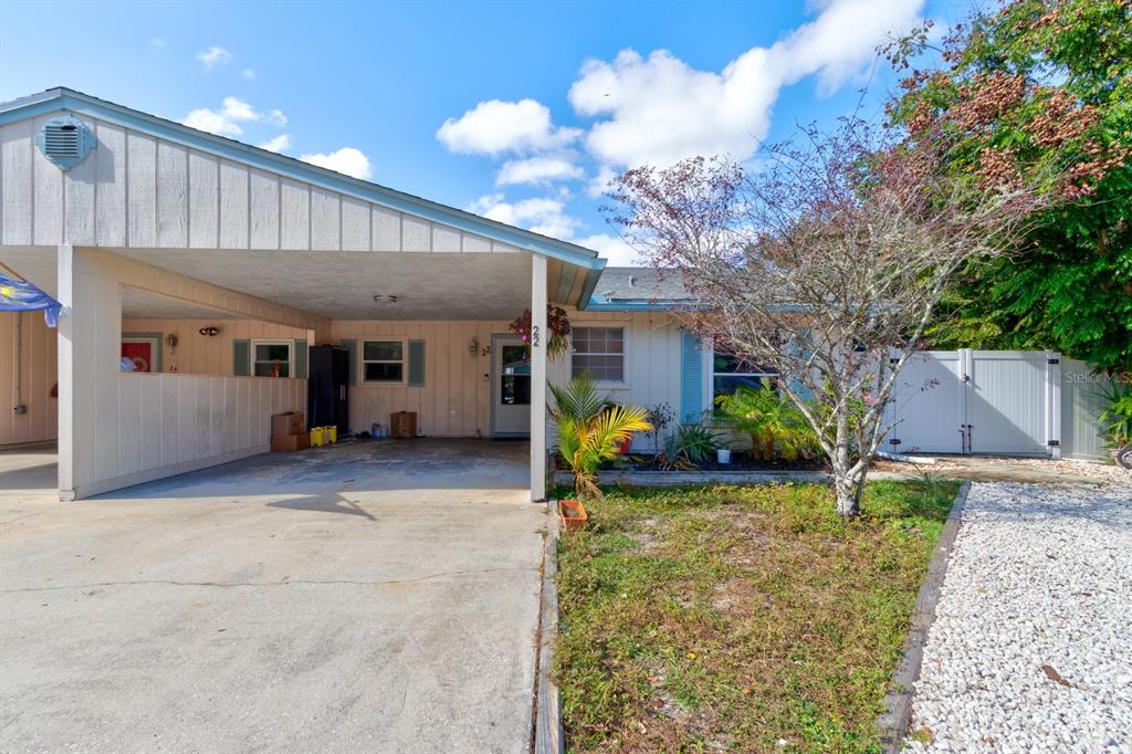 22 RED MAPLE CIRCLE