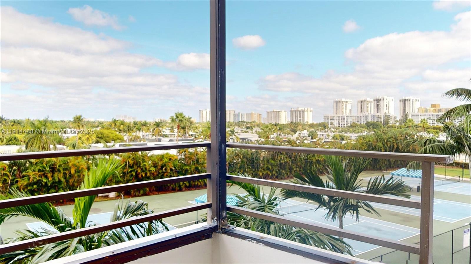 600 THREE ISLANDS BLVD # 402, Hallandale Beach FL 33009