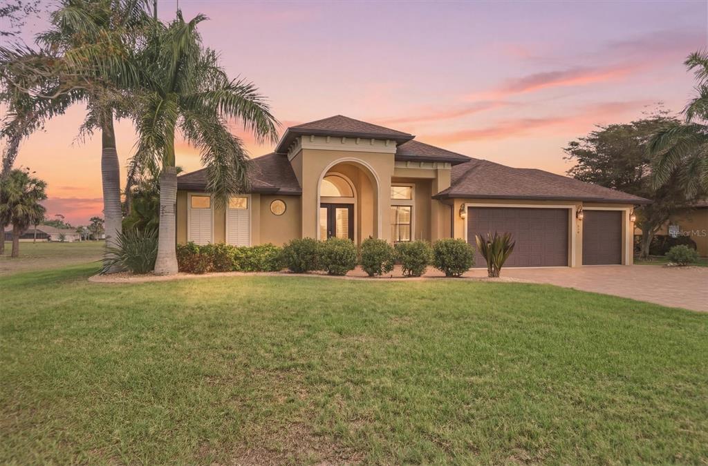 558 ROYAL POINCIANA