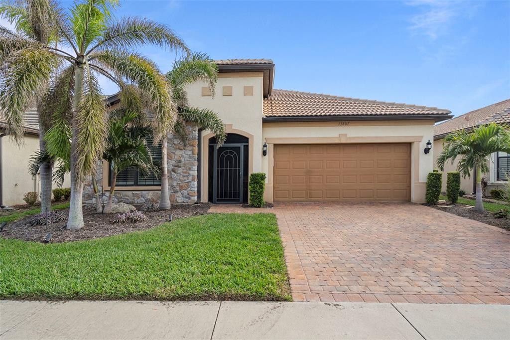 13807 KARINA STREET