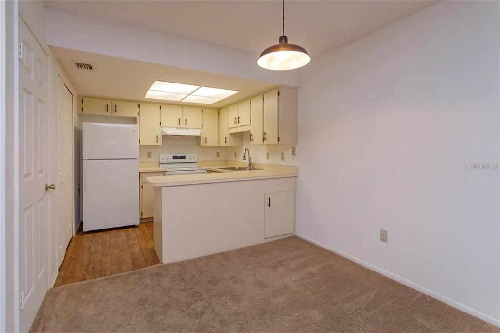 68 WINDTREE LANE UNIT 201, WINTER GARDEN, FL — photo 4 of 24