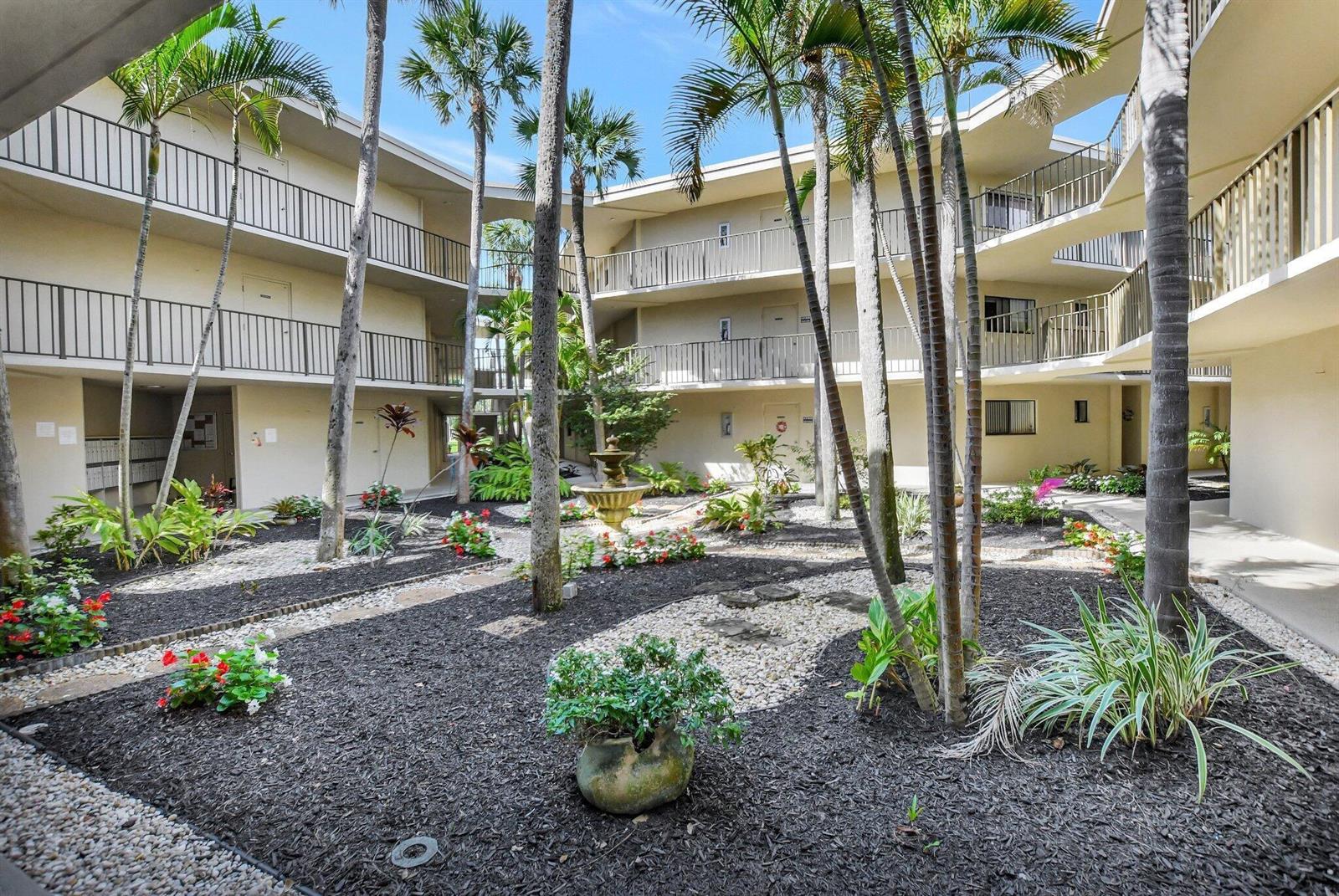 5340 Las Verdes Circle # 208, Delray Beach FL 33484