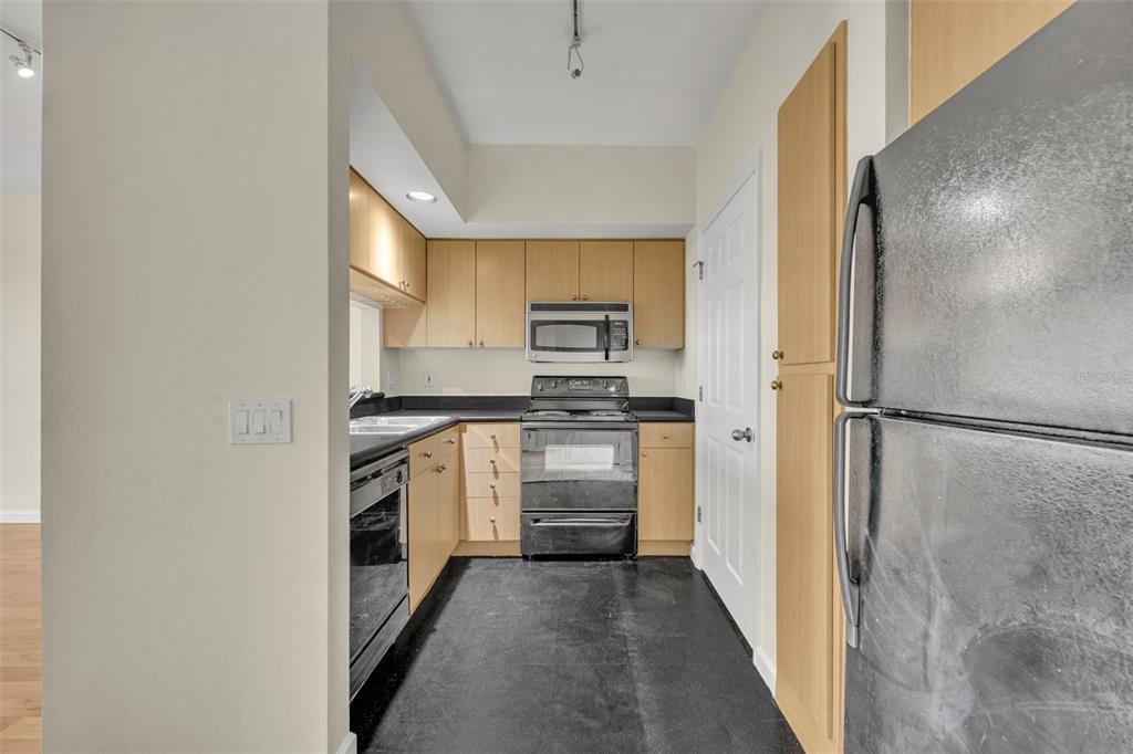 322 E CENTRAL BOULEVARD UNIT 1708, ORLANDO, FL — photo 5 of 23