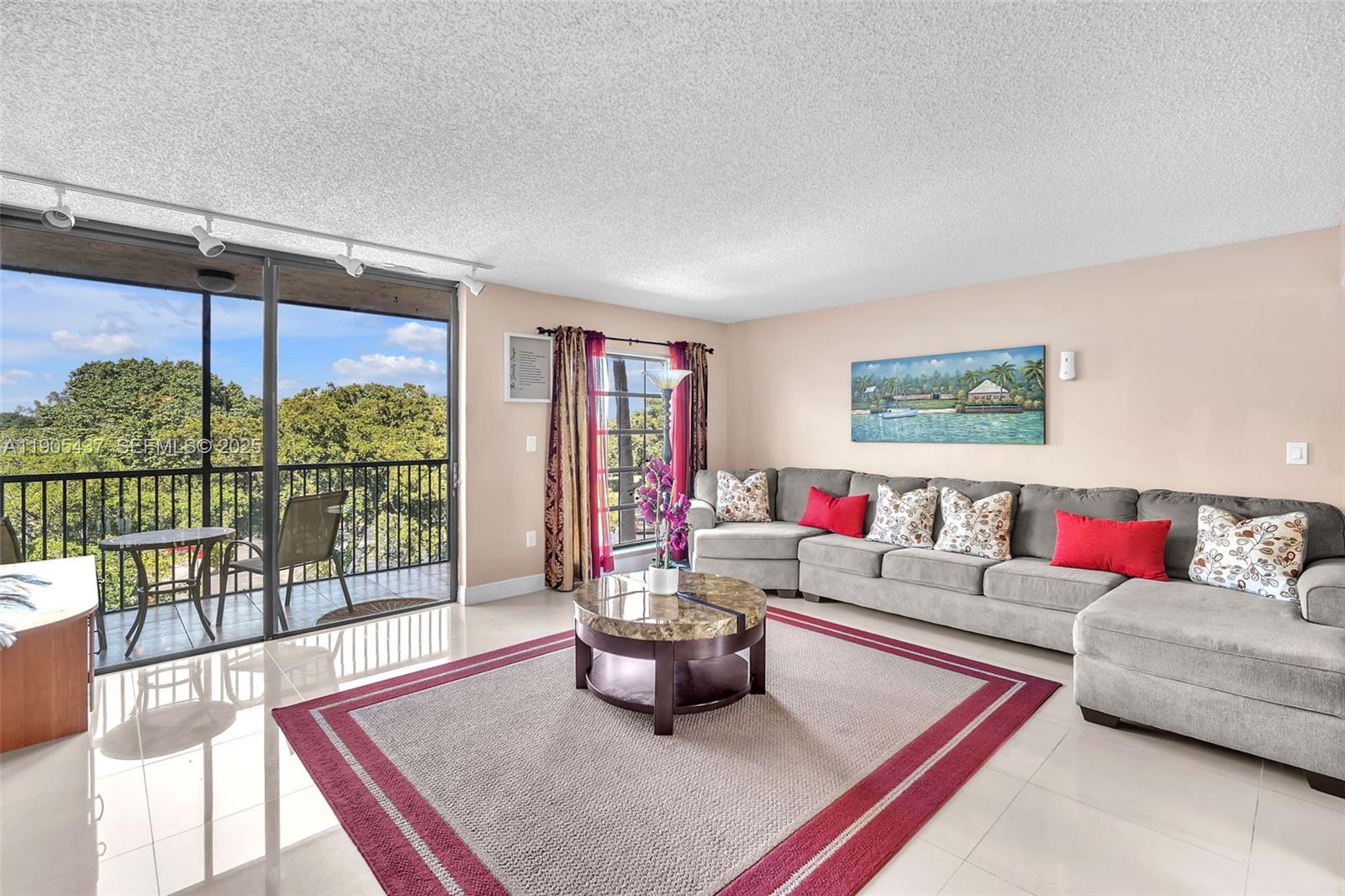 5570 NW 44th St # 401A, Lauderhill FL 33319