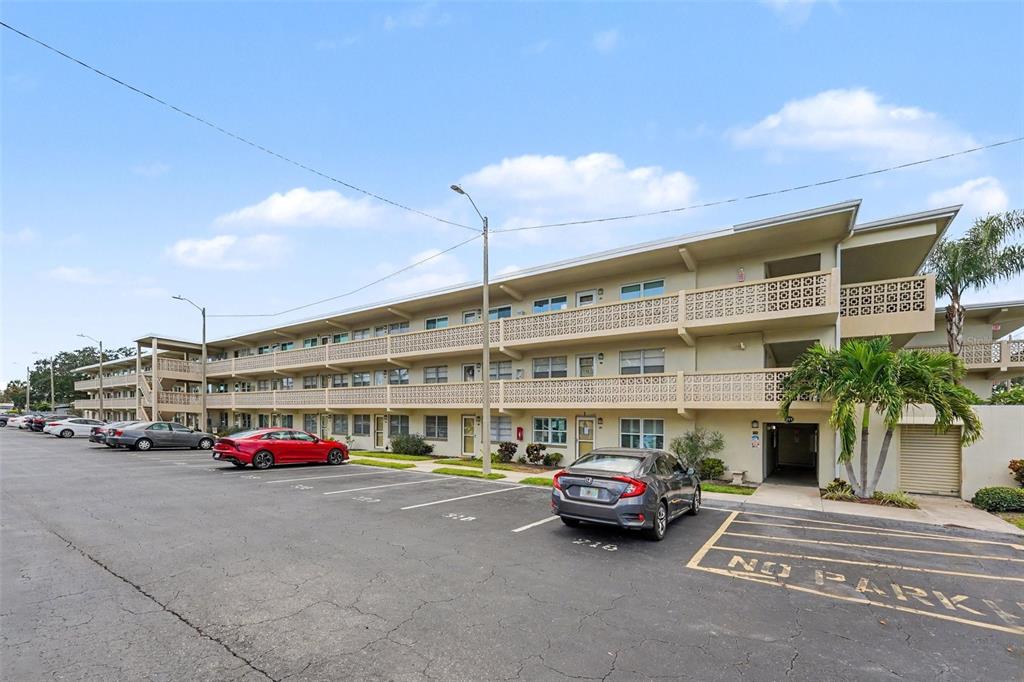 951 79TH AVENUE N APT 322