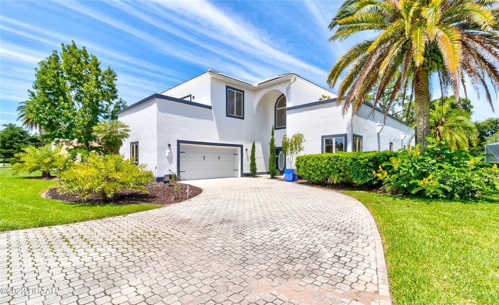 13 BAY POINTE DRIVE