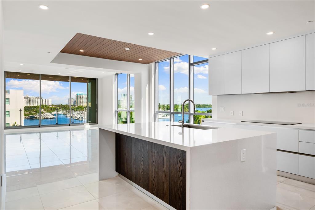 111 GOLDEN GATE UNIT 403