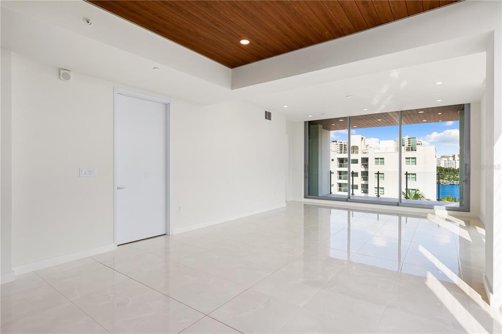111 GOLDEN GATE UNIT 403, SARASOTA, FL — photo 5 of 30