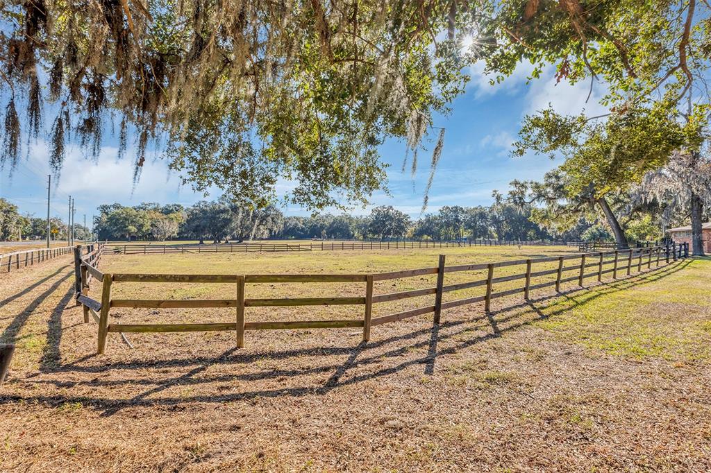 208 NE 70TH STREET, OCALA, FL — photo 2 of 30